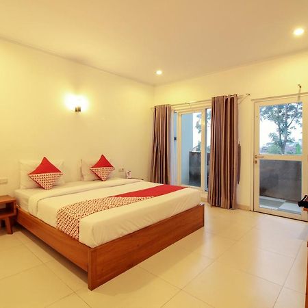 Oyo 396 Tibrae Residence Syariah Лембанг Экстерьер фото