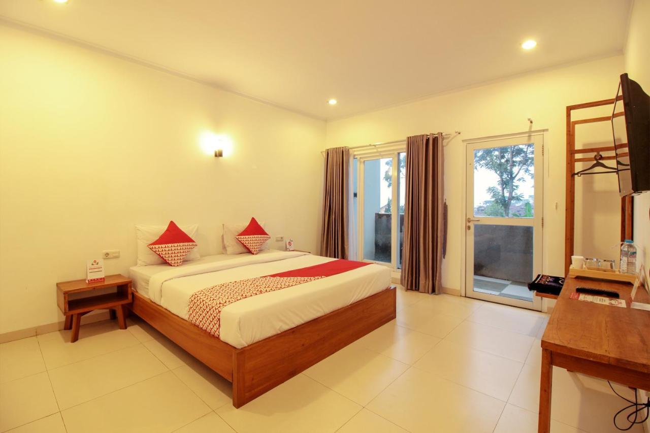 Oyo 396 Tibrae Residence Syariah Лембанг Экстерьер фото